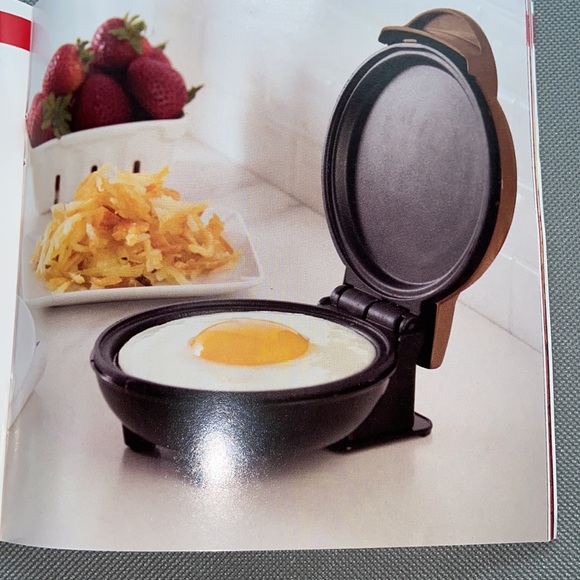 Dash Mini Maker Griddle 4" Yellow with Recipe Booklet - Picture 8 of 12